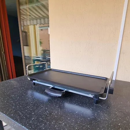 Lejlighed L'escapade - T2 En Centre Avec Terrasse, Clim Et Wifi Le Lavandou